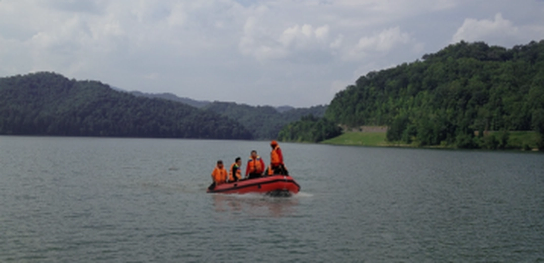 Boating experience near Pench Dam and Totladoh Reservoir